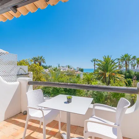 Apartment Ocean Vista Retreat With & Pool Access By Drago