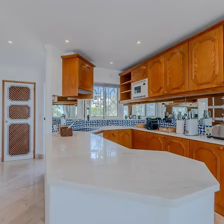 Ocean Vista Retreat With & Pool Access By Drago Apartment