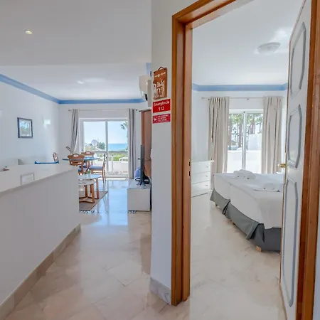 Apartment Ocean Vista Retreat With & Pool Access By Drago