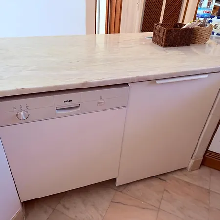 Apartment Ocean Vista Retreat With & Pool Access By Drago