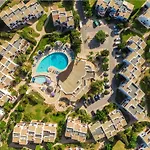 Ocean Vista Retreat With & Pool Access By Drago
