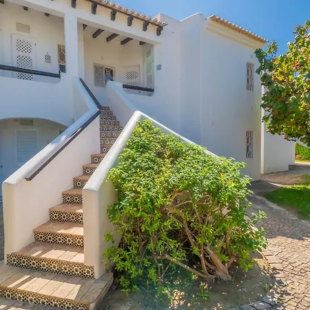 Ocean Vista Retreat With & Pool Access By Drago