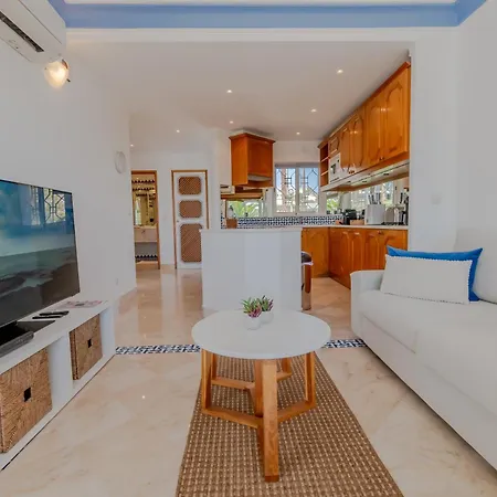 Ocean Vista Retreat With & Pool Access By Drago *