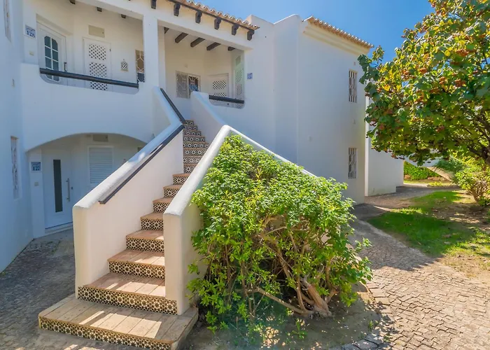 Ocean Vista Retreat With & Pool Access By Drago