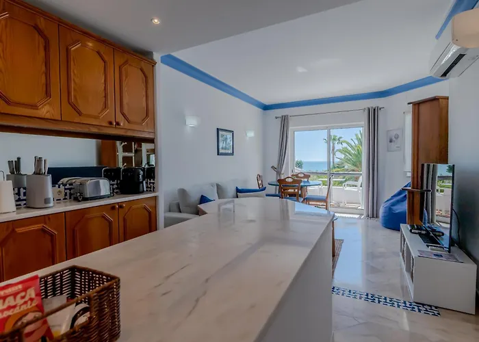Ocean Vista Retreat With & Pool Access By Drago Albufeira
