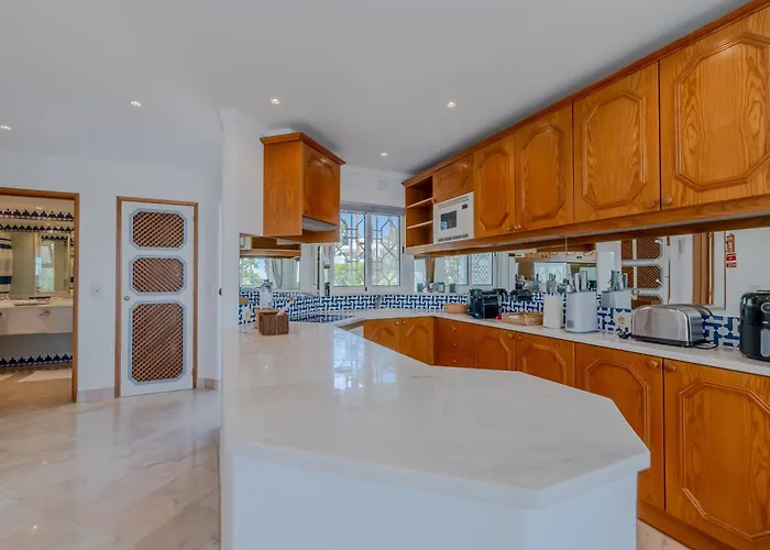Ocean Vista Retreat With & Pool Access By Drago Apartment